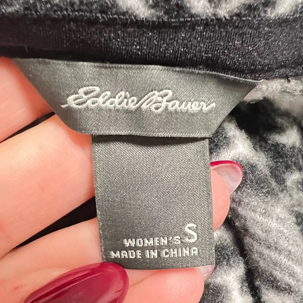 Eddie Bauer Black & White Quarter Zip Pullover Women's Fleece Sweater, Small - Picture 8 of 11